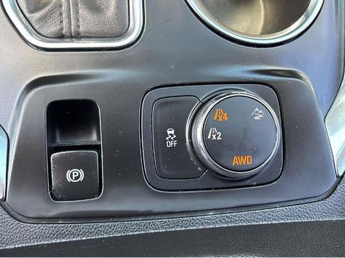 Used 2020 Chevrolet Traverse LT AWD/4WD image 29