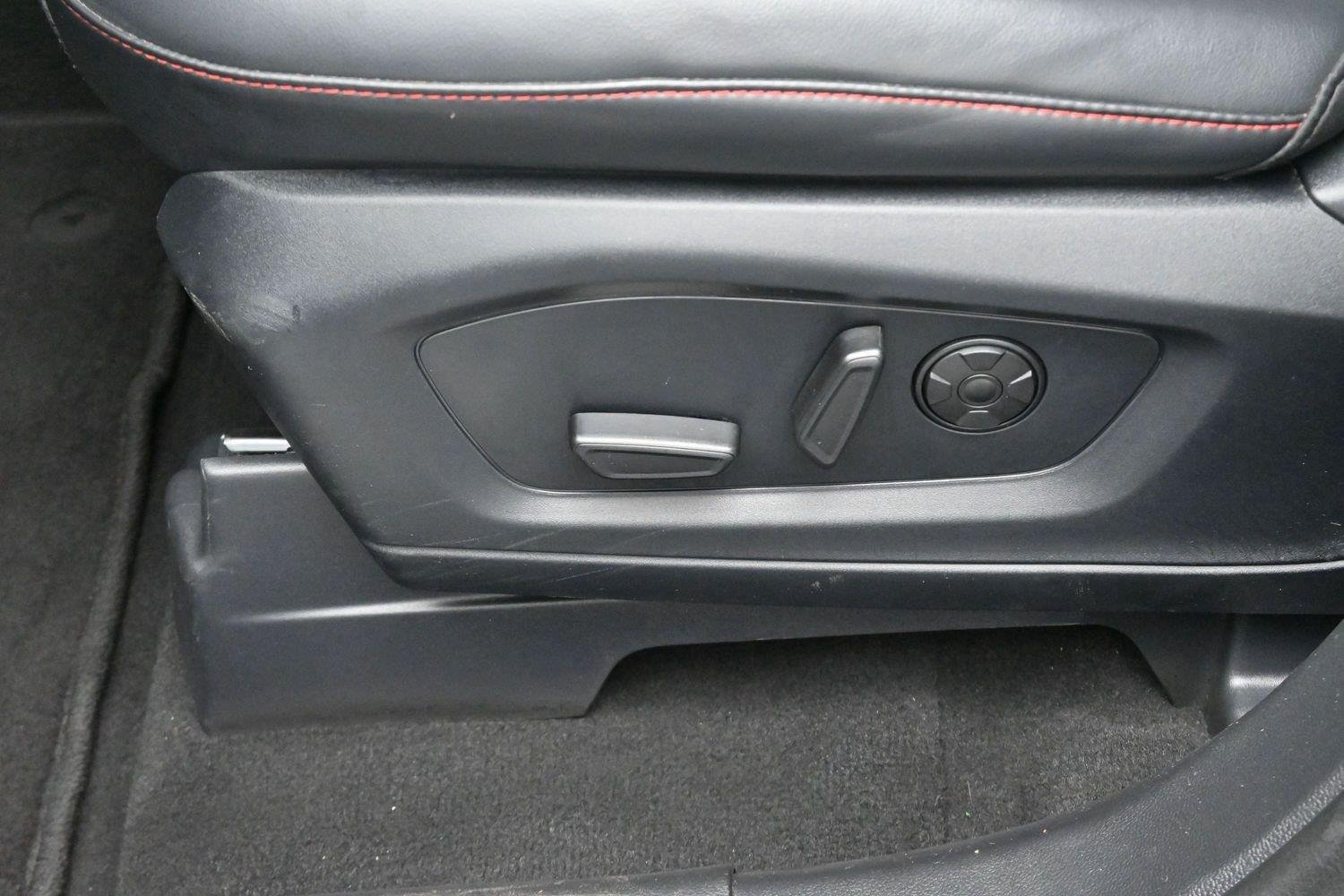 Used 2025 Ford Explorer ST-Line w/ Premium Package RWD image 15
