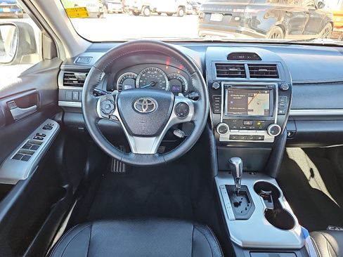 Used 2014 Toyota Camry SE image 7