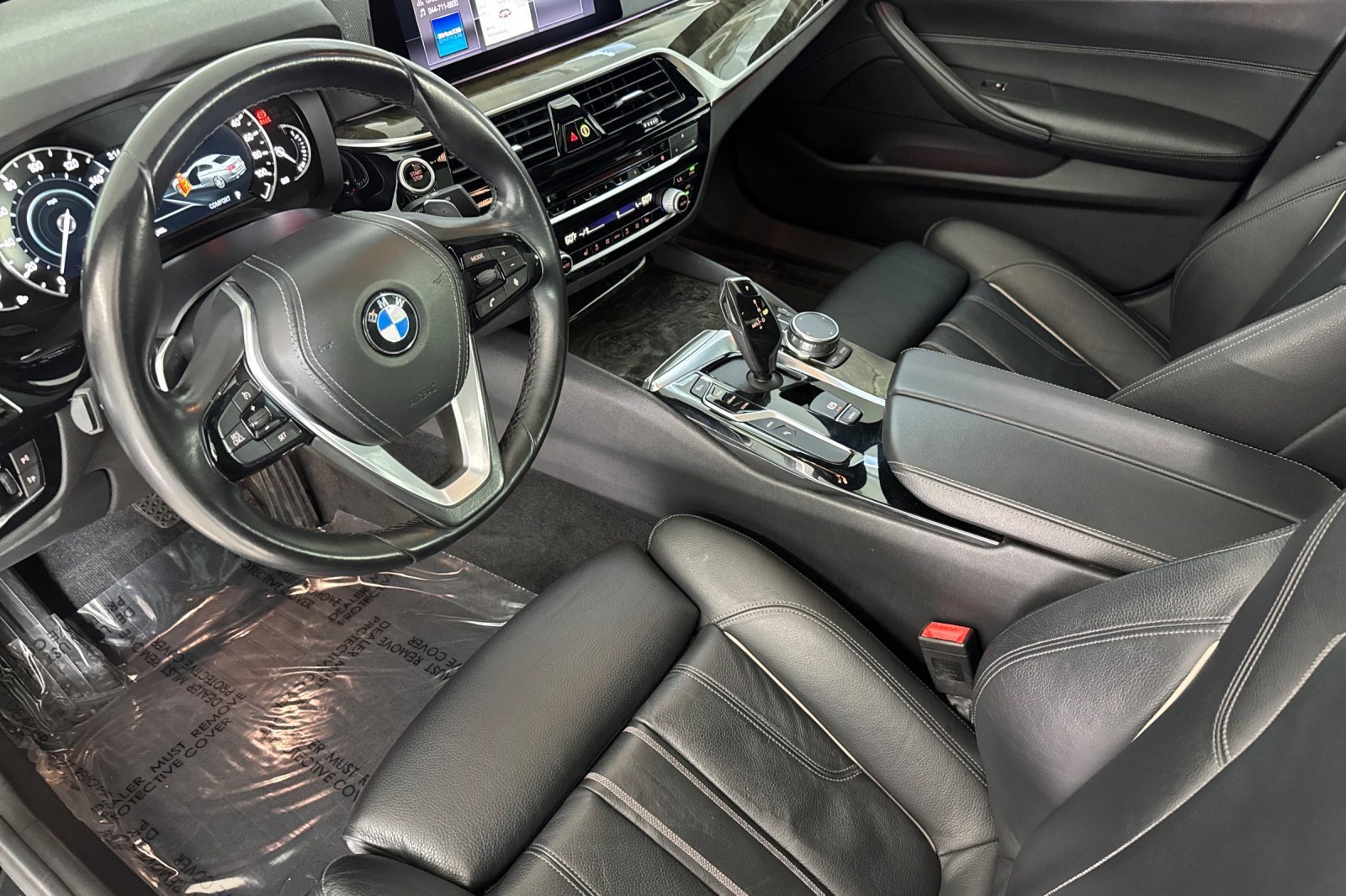 Used 2019 BMW 530e w/ Convenience Package RWD image 4