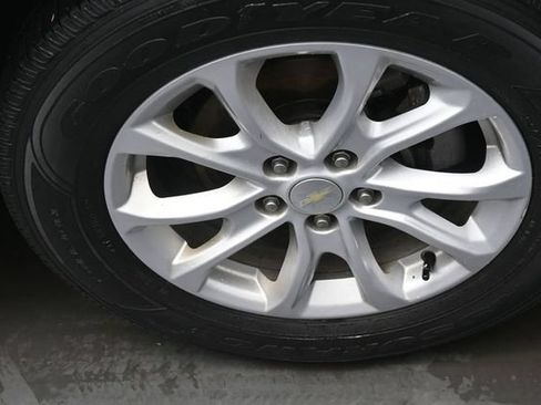Used 2019 Chevrolet Equinox LS w/ LS Convenience Package FWD image 24
