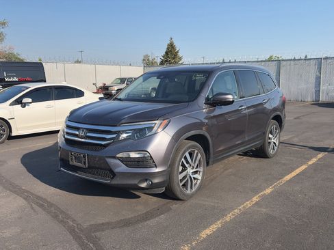 Used 2017 Honda Pilot Touring image 3