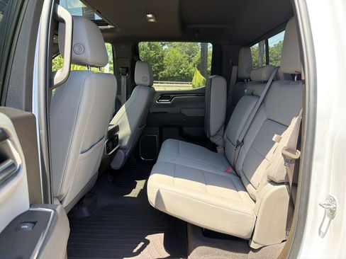Used 2025 Chevrolet Silverado 1500 LTZ w/ LTZ Convenience Package II AWD/4WD image 28