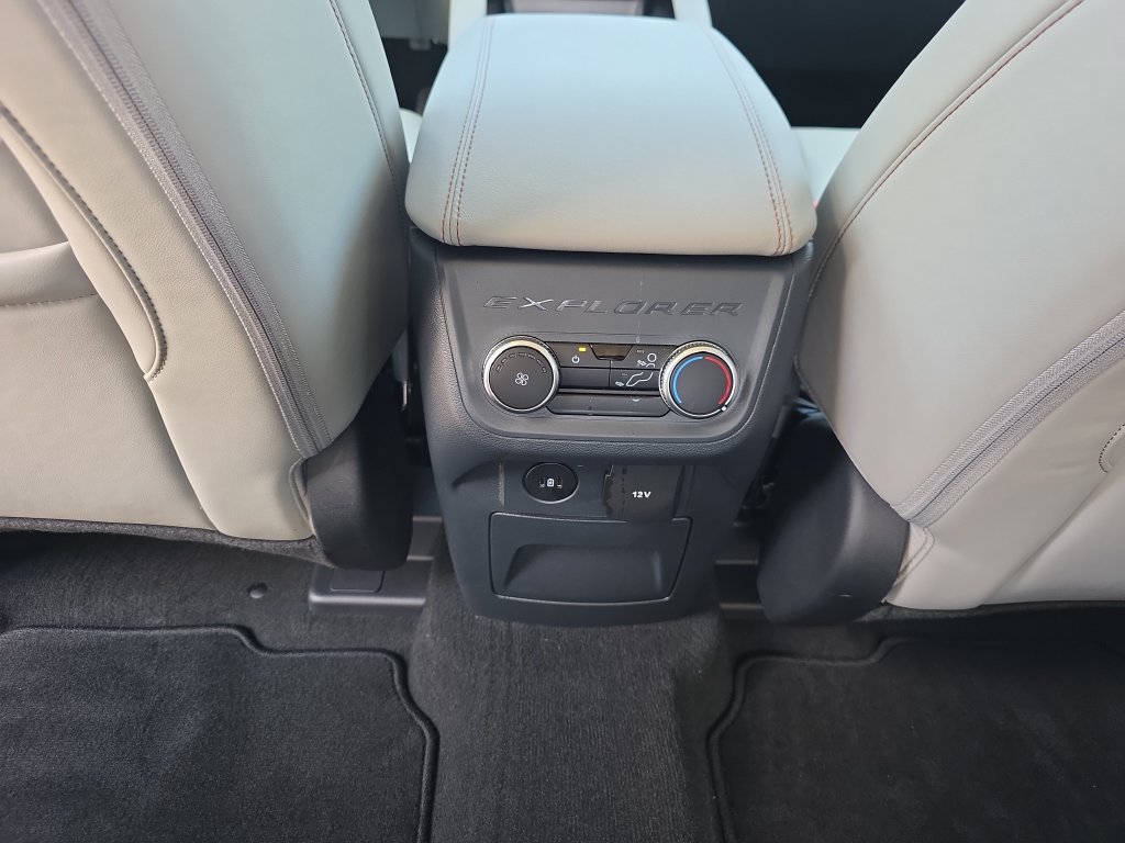 New 2026 Ford Explorer Active w/ Active Comfort Package RWD image 31