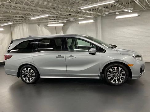 Certified 2026 Honda Odyssey Elite image 6