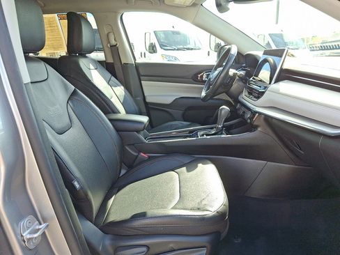 Certified 2022 Jeep Compass Limited image 13