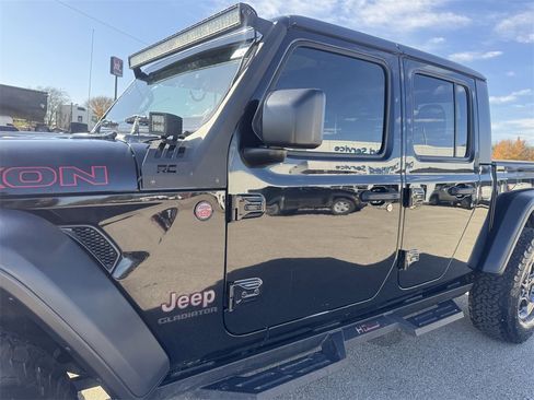 Used 2020 Jeep Gladiator Rubicon w/ Trailer Tow Package image 9