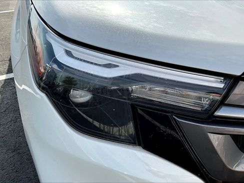 Used 2025 Subaru Forester Premium AWD/4WD image 32