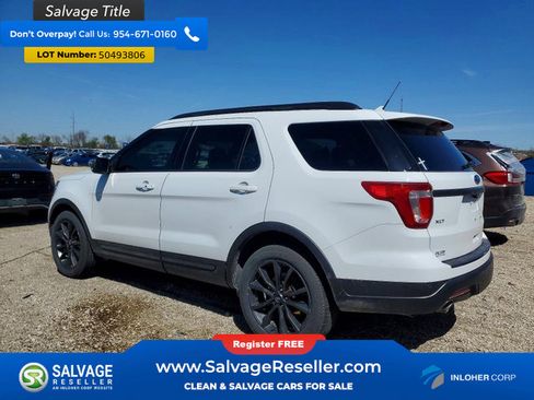 Used 2018 Ford Explorer XLT w/ Equipment Group 202A image 3