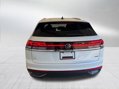 New 2026 Volkswagen Atlas Cross Sport SE image 4