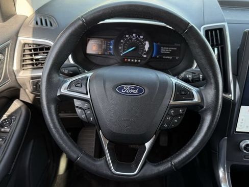 Used 2021 Ford Edge Titanium FWD image 12