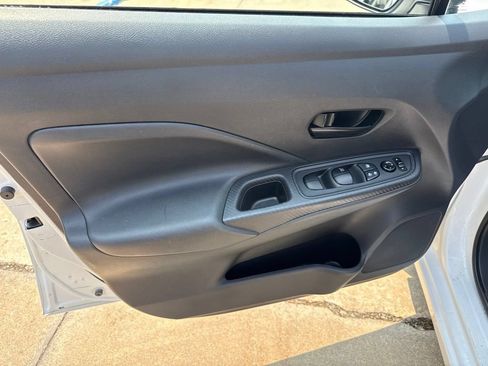 Used 2023 Nissan Versa S FWD image 7