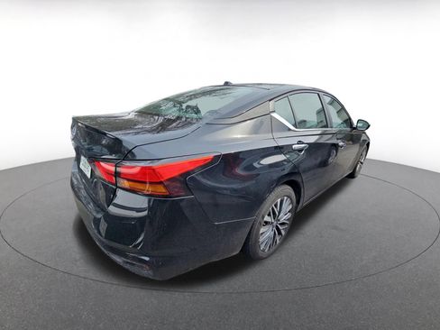 Used 2025 Nissan Altima 2.5 SV image 7