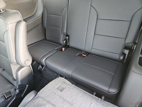 New 2027 Chevrolet Traverse LT w/ Midnight/Sport Edition FWD image 28