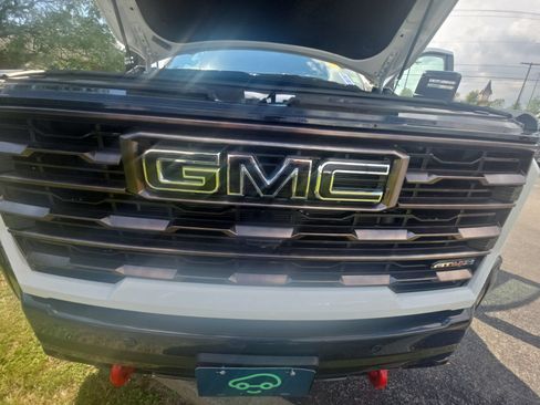 Certified 2026 GMC Sierra 2500 AT4X w/ Snow Plow Prep/Camper Package AWD/4WD image 32