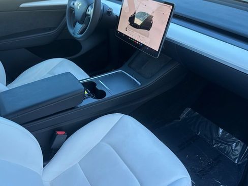Used 2023 Tesla Model Y Performance AWD/4WD image 15