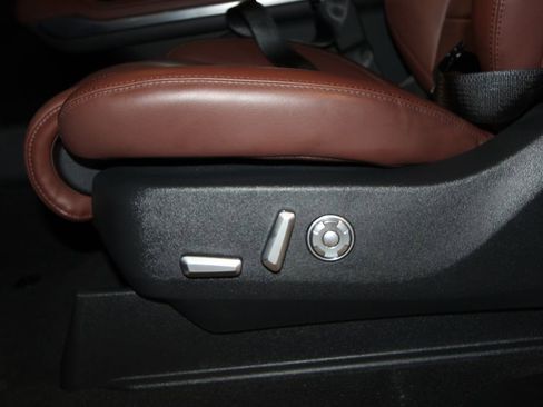 Used 2025 Lincoln Navigator L Reserve AWD/4WD image 9