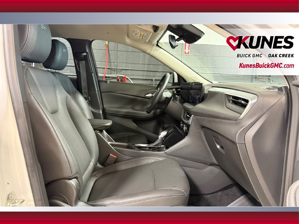 Used 2024 Buick Encore GX Sport Touring w/ Comfort Package AWD/4WD image 37