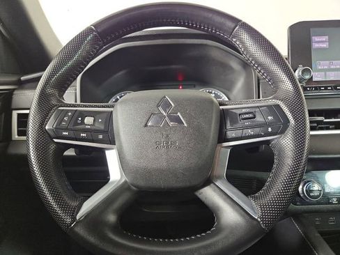 Used 2022 Mitsubishi Outlander SE image 20