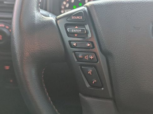 Used 2021 Nissan Titan PRO-4X w/ Pro-4x Convenience Package image 17