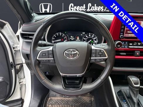 Used 2021 Toyota Highlander XSE AWD/4WD image 10