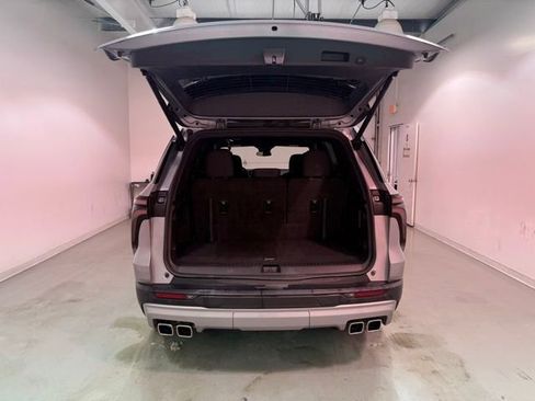 Certified 2025 Chevrolet Traverse LT image 7