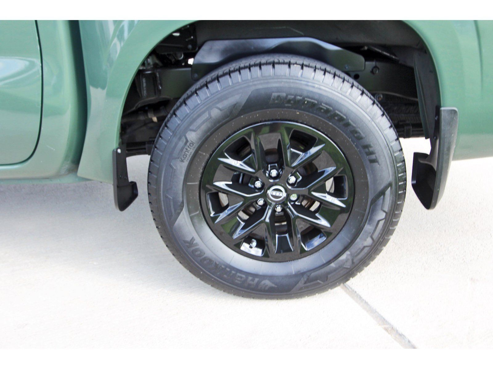 Certified 2024 Nissan Frontier SV RWD image 31