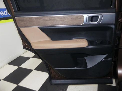 Used 2024 Hyundai Santa Fe Limited image 32