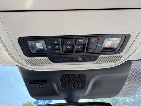 Used 2025 Ford Expedition Active AWD/4WD image 38