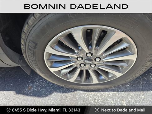 Used 2023 Lincoln Nautilus Standard image 7