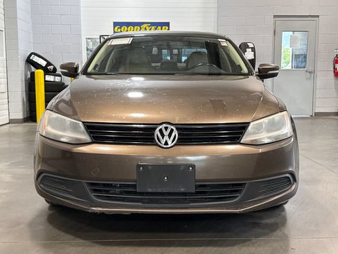 Used 2012 Volkswagen Jetta TDI FWD image 2