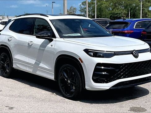 New 2026 Volkswagen Tiguan SE R-Line AWD/4WD image 2