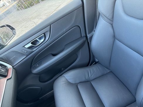 Certified 2024 Volvo V60 B5 Cross Country Plus w/ Protection Package Premier image 31