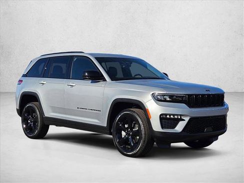New 2025 Jeep Grand Cherokee Limited w/ Black Appearance Package image 7