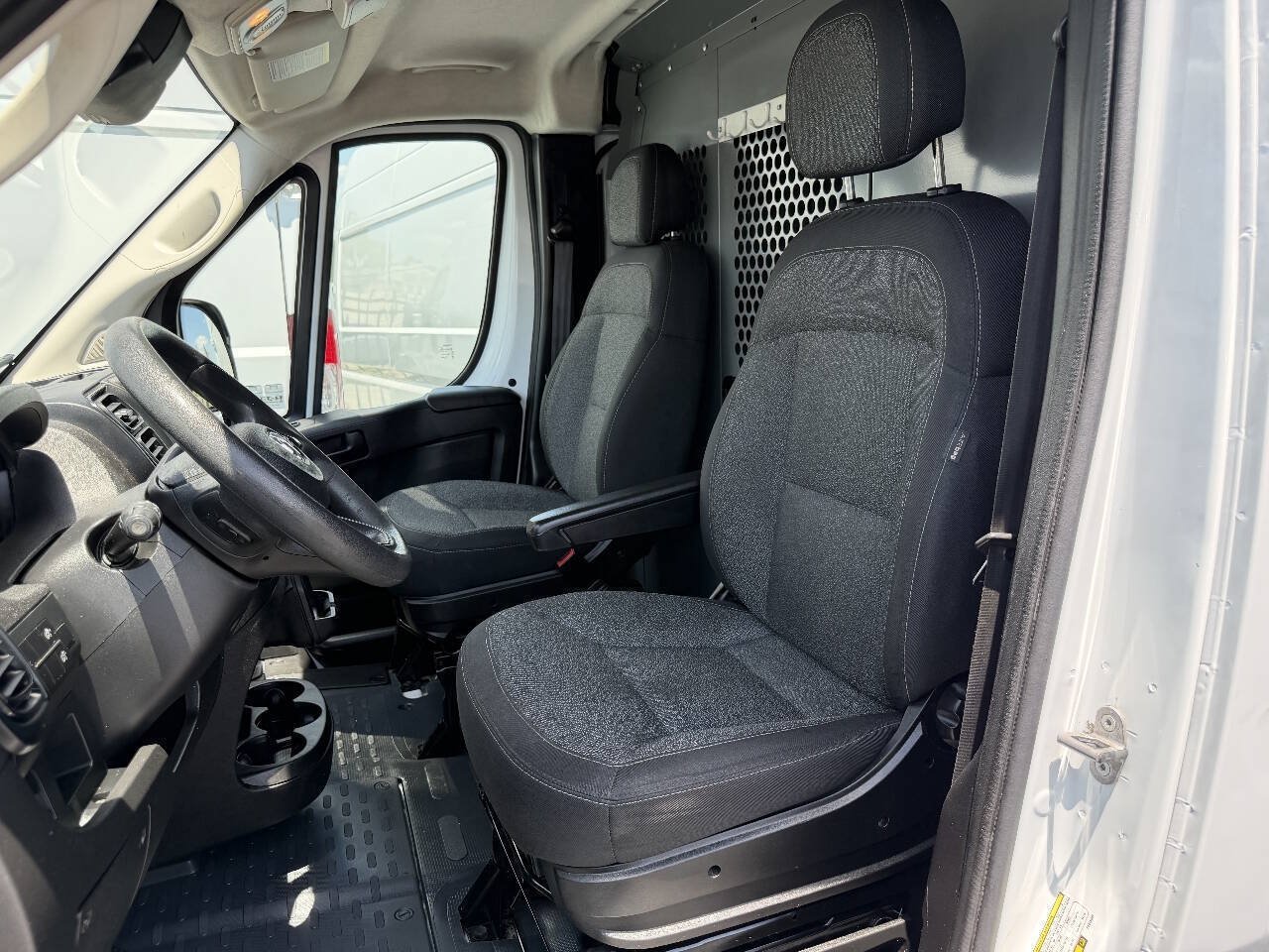 Used 2023 RAM ProMaster 2500 FWD image 10