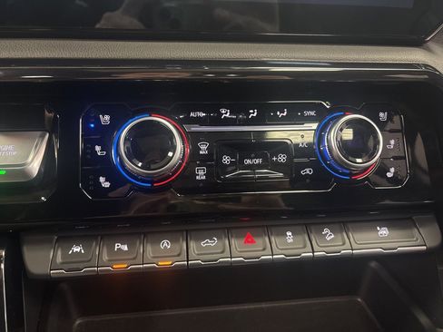 Used 2022 GMC Sierra 1500 AT4 w/ AT4 Premium Package image 24