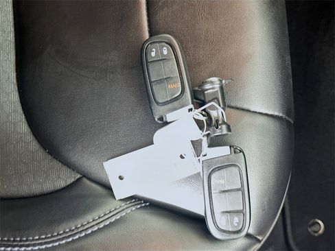 Used 2019 Jeep Cherokee Latitude Plus image 33