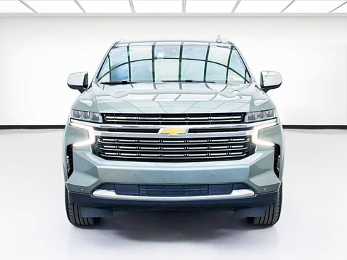 Used 2023 Chevrolet Suburban Premier image 2