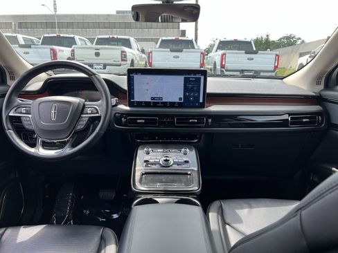 Used 2023 Lincoln Nautilus Reserve AWD/4WD image 23