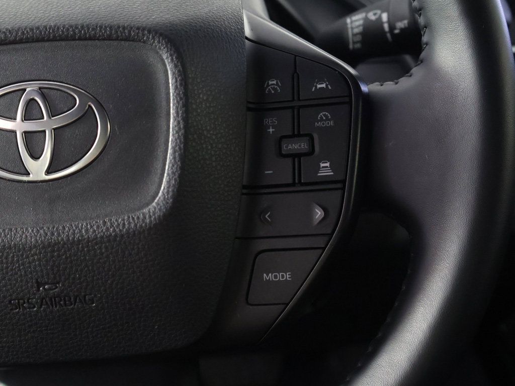 Used 2025 Toyota Prius LE FWD image 32