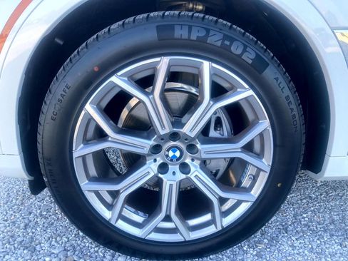 Used 2022 BMW X7 xDrive40i w/ Premium Package AWD/4WD image 24