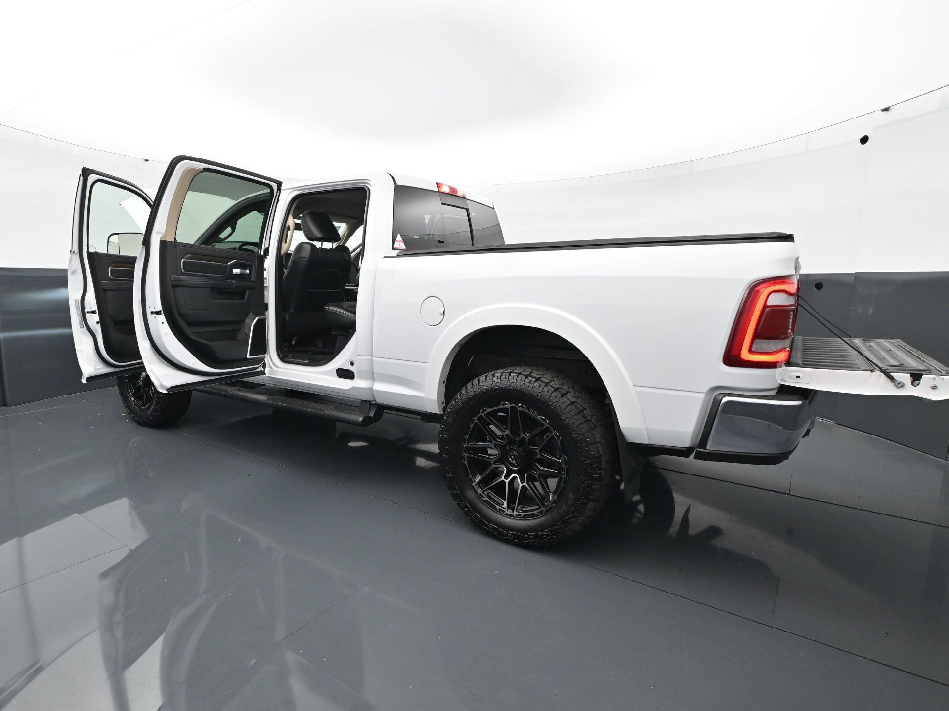 Used 2022 RAM 2500 Laramie AWD/4WD image 29