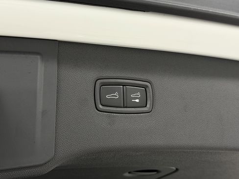 Certified 2025 Porsche Cayenne image 59