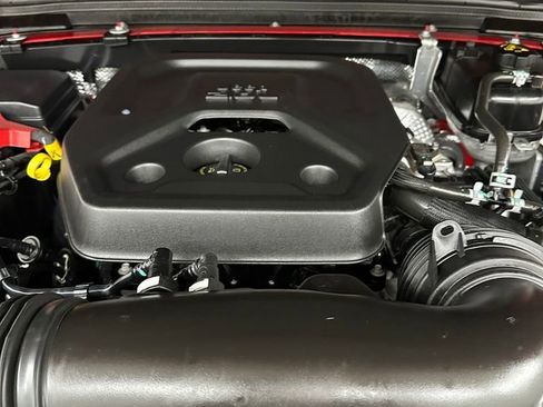 Used 2025 Jeep Wrangler Unlimited Sahara image 7