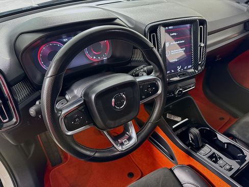 Used 2019 Volvo XC40 T5 R-Design AWD/4WD image 14