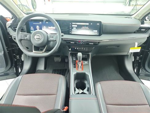 New 2025 Nissan Kicks SR image 22