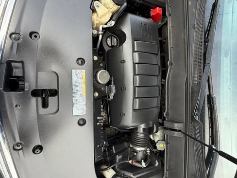 Used 2016 Chevrolet Traverse LT FWD image 25
