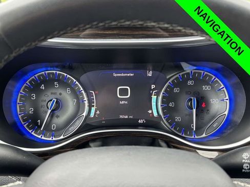 Used 2023 Chrysler Pacifica Limited FWD image 23