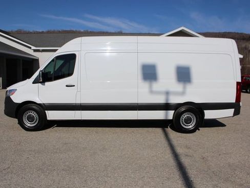 Used 2023 Mercedes-Benz Sprinter 2500 image 6