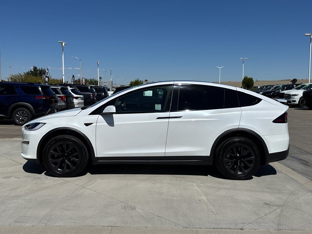Used 2024 Tesla Model X AWD/4WD image 3